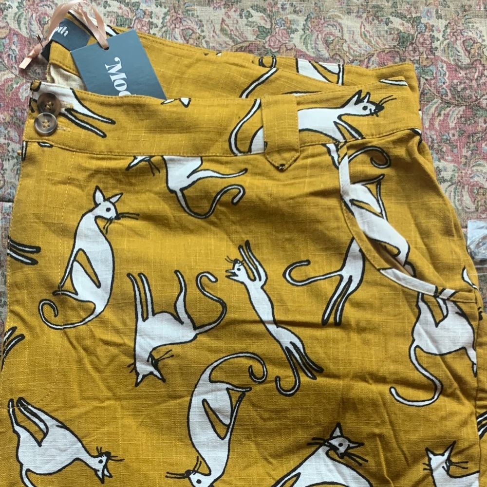 Modcloth Cat Print Capris - Picture 4 of 9
